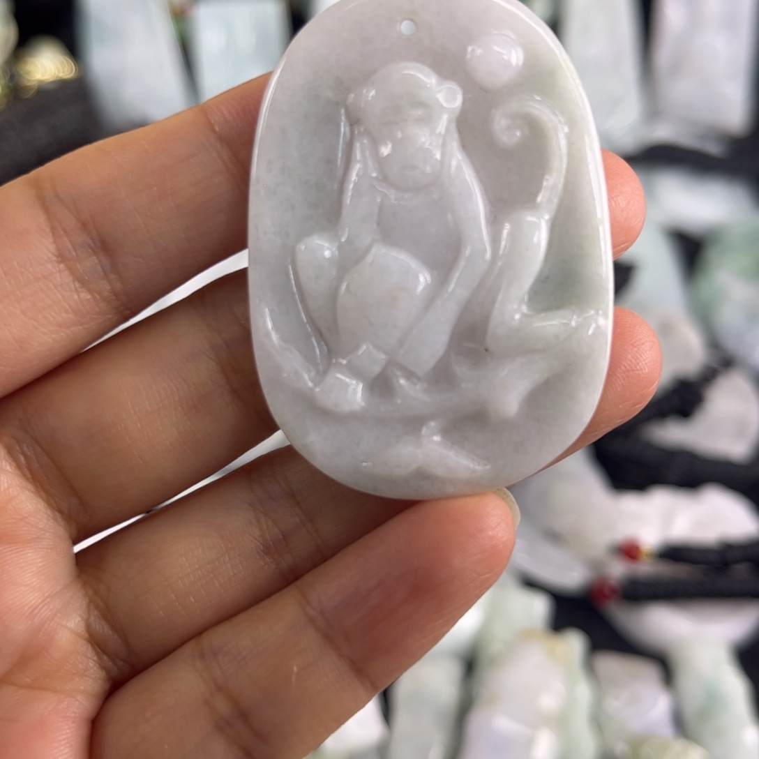 翡翠未镶嵌吊坠(不含链)瑕疵