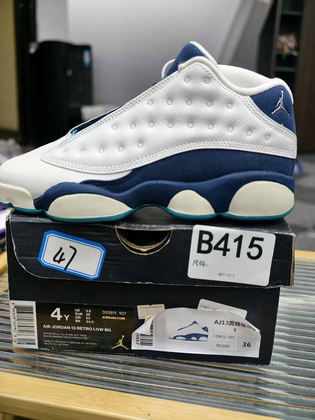 Nike  aj13黄蜂 全新原盒  36码  11月20  A415 孙