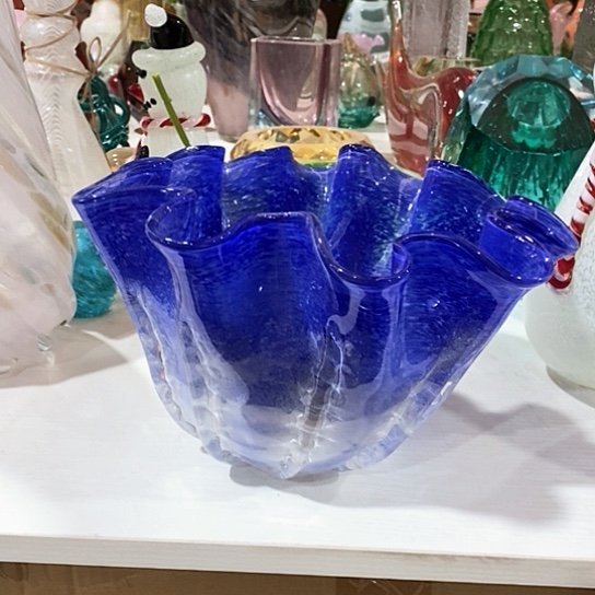 琉璃花瓶高16厘米口径20厘米