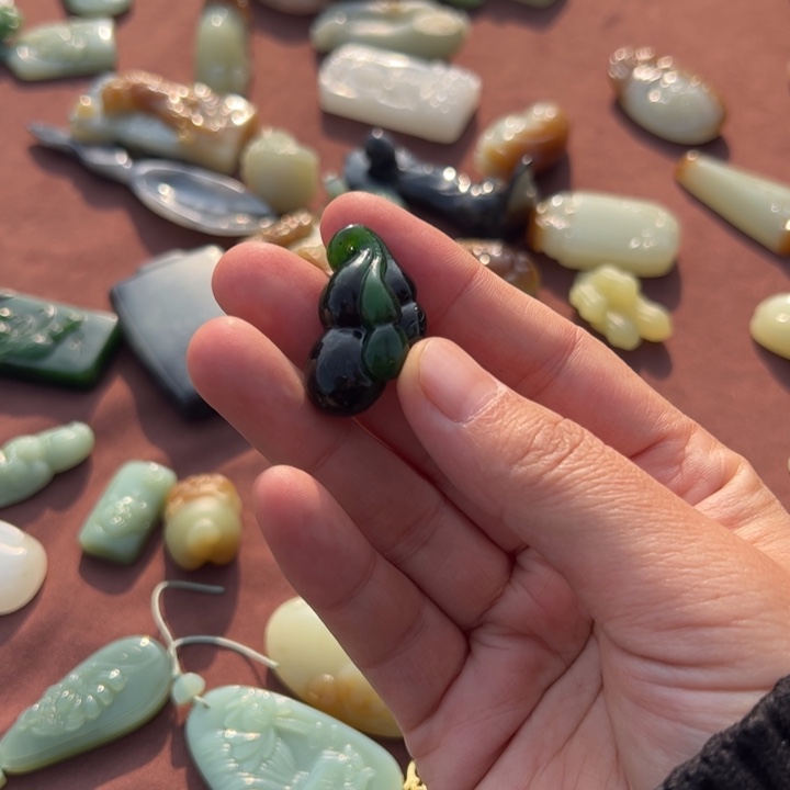 太***起和田玉（糖玉）未镶嵌珠宝半成品走播代购不退不换