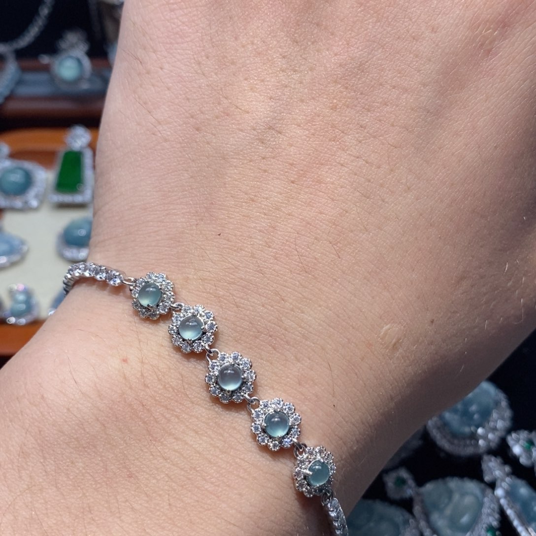 翡翠未镶嵌吊坠(不含链)哈*翡翠