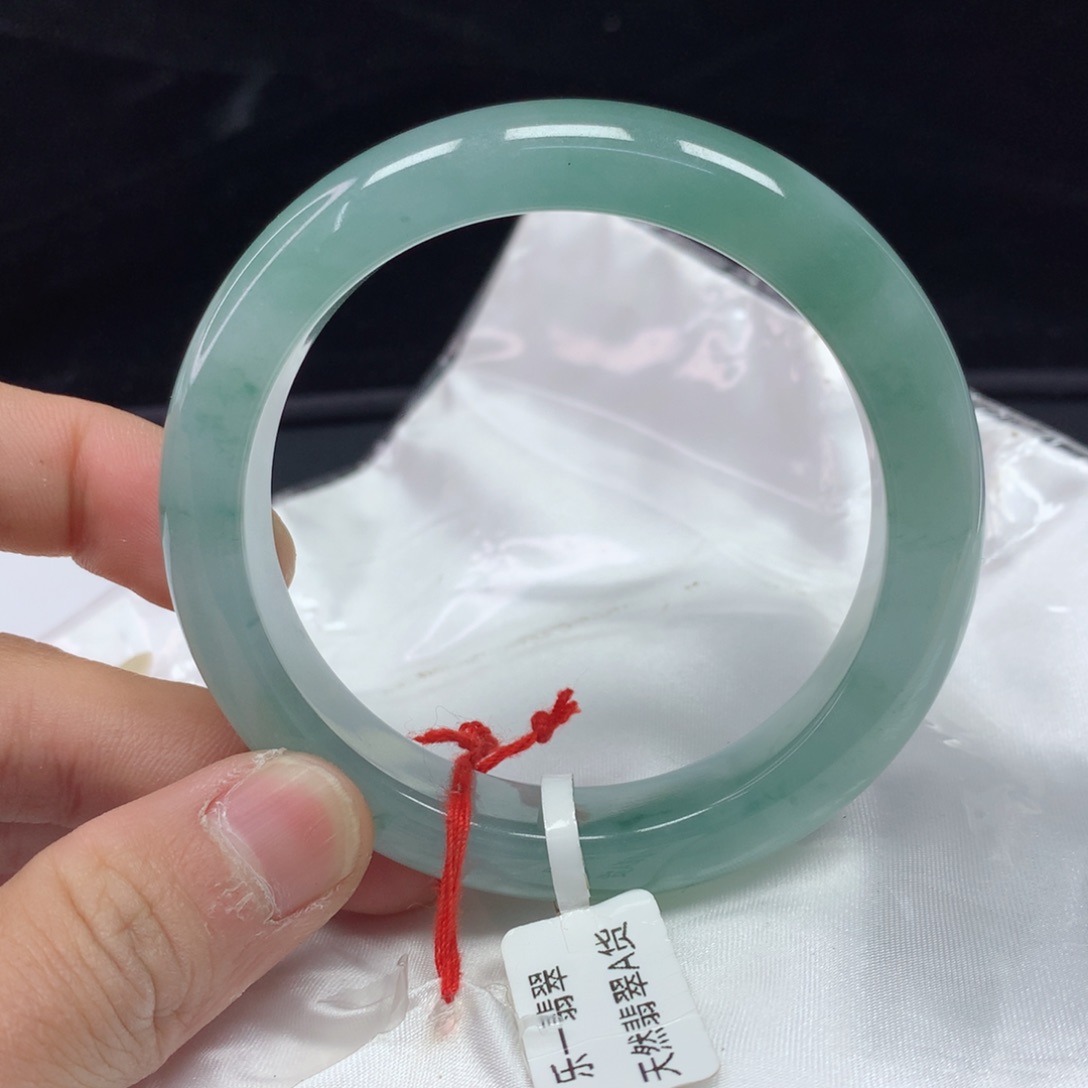 翡翠手镯（圆镯）未镶嵌56.3