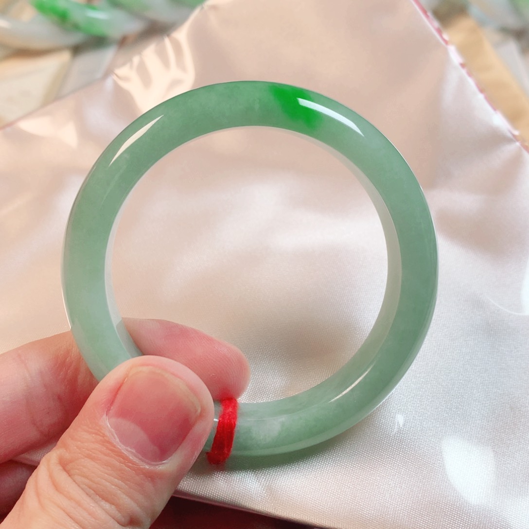 翡翠手镯未镶嵌翡翠手镯1413