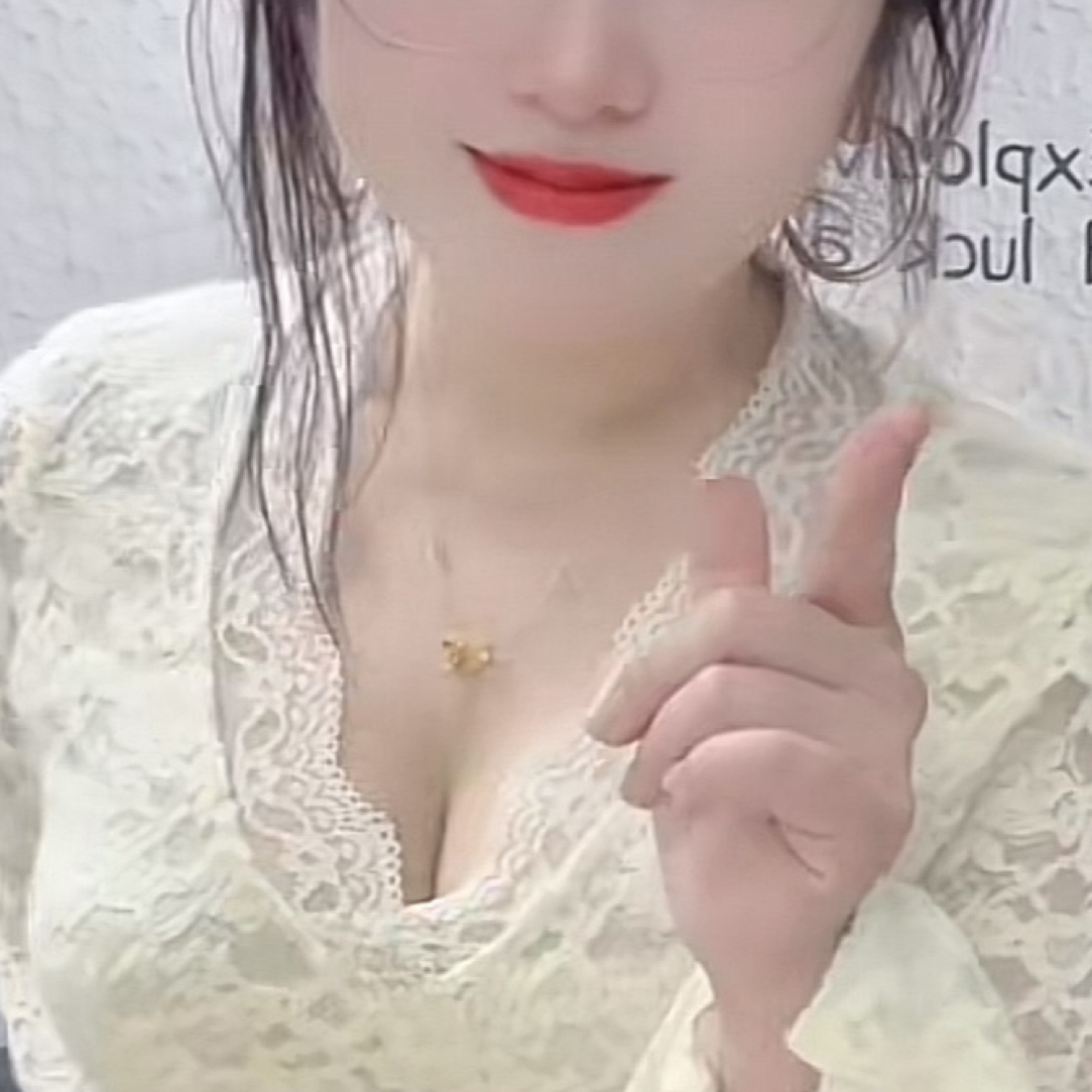大码女装V领蕾丝长袖微透性感纯欲打底衫减龄显瘦百搭