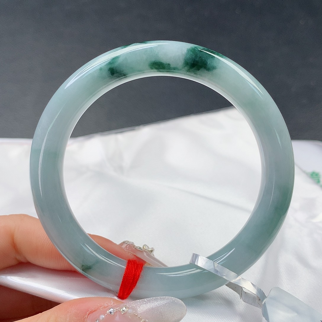 翡翠手镯未镶嵌106圆57