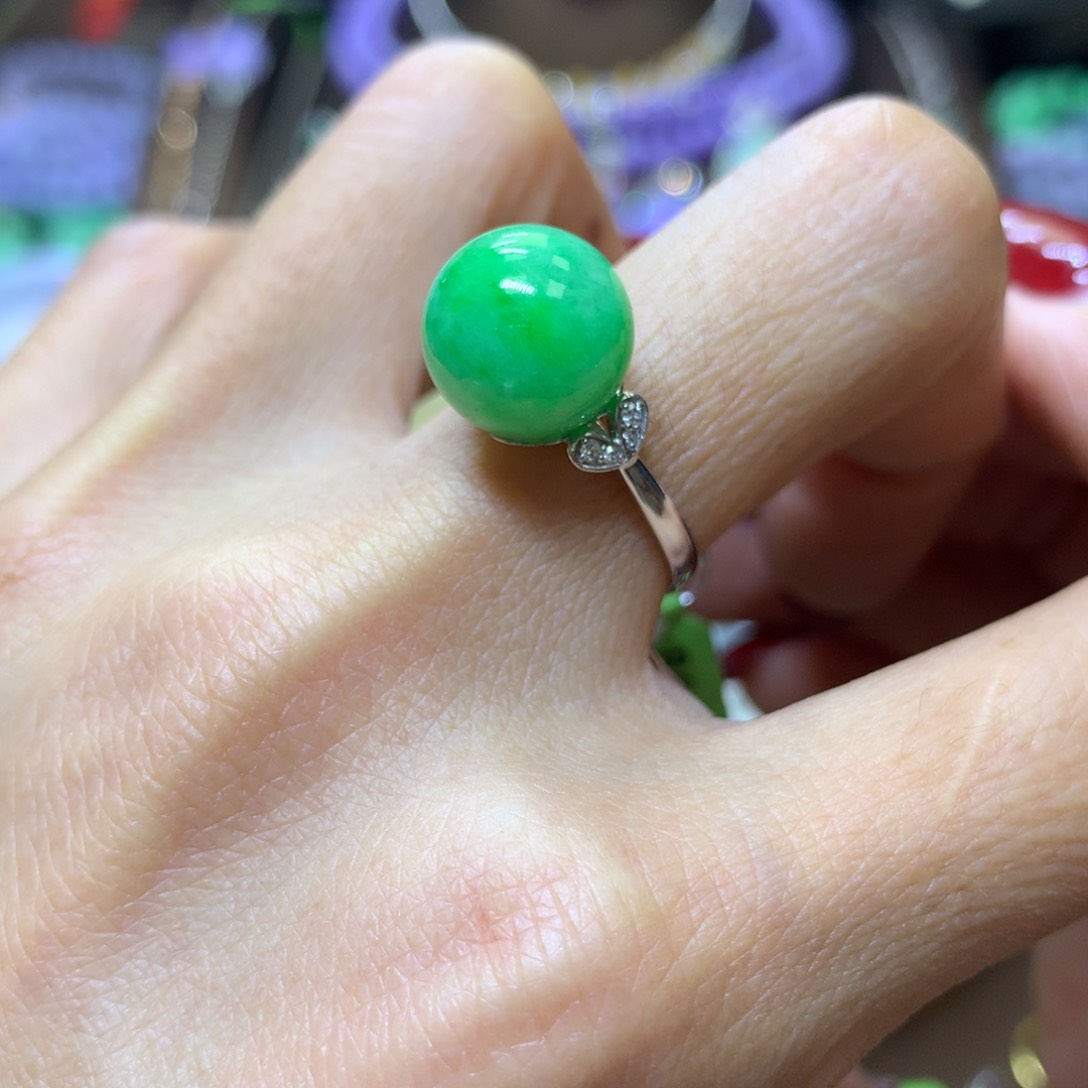 【闪购商品】翡翠颈饰18K金镶嵌a****燕翡翠