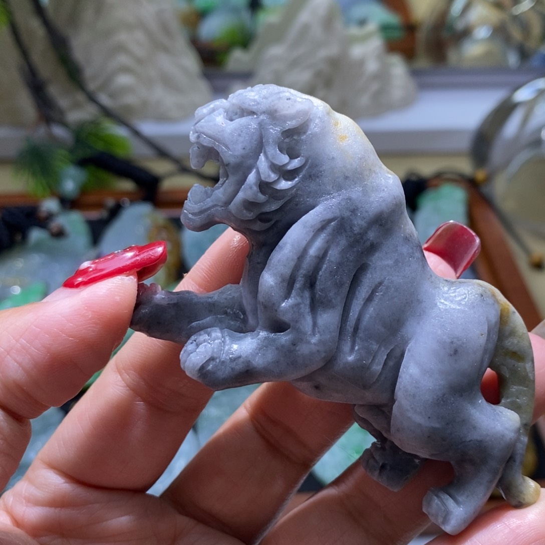 【闪购商品】翡翠颈饰未镶嵌虎