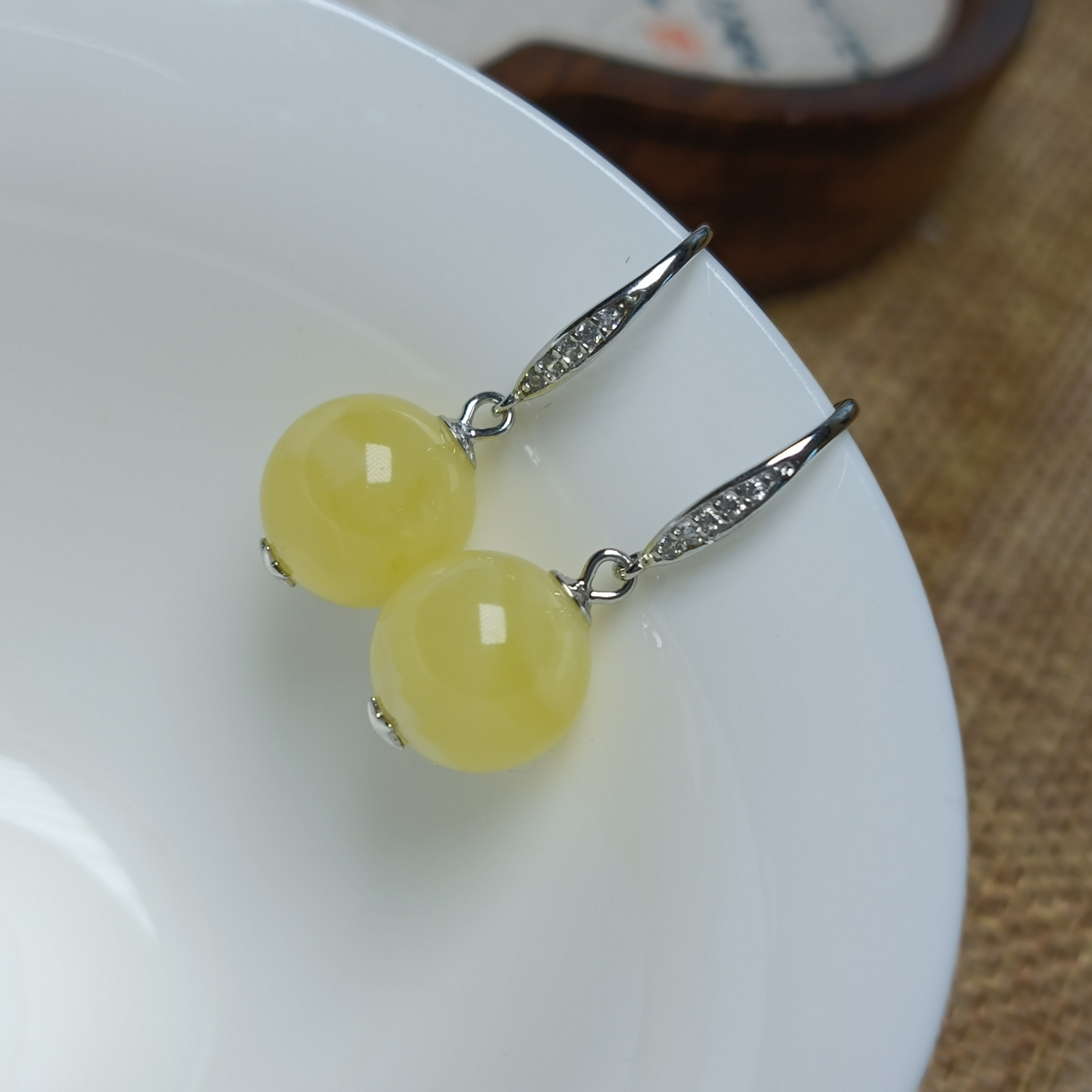 天然俄料蜜蜡奶黄9.6珠径镶嵌款耳坠~4984