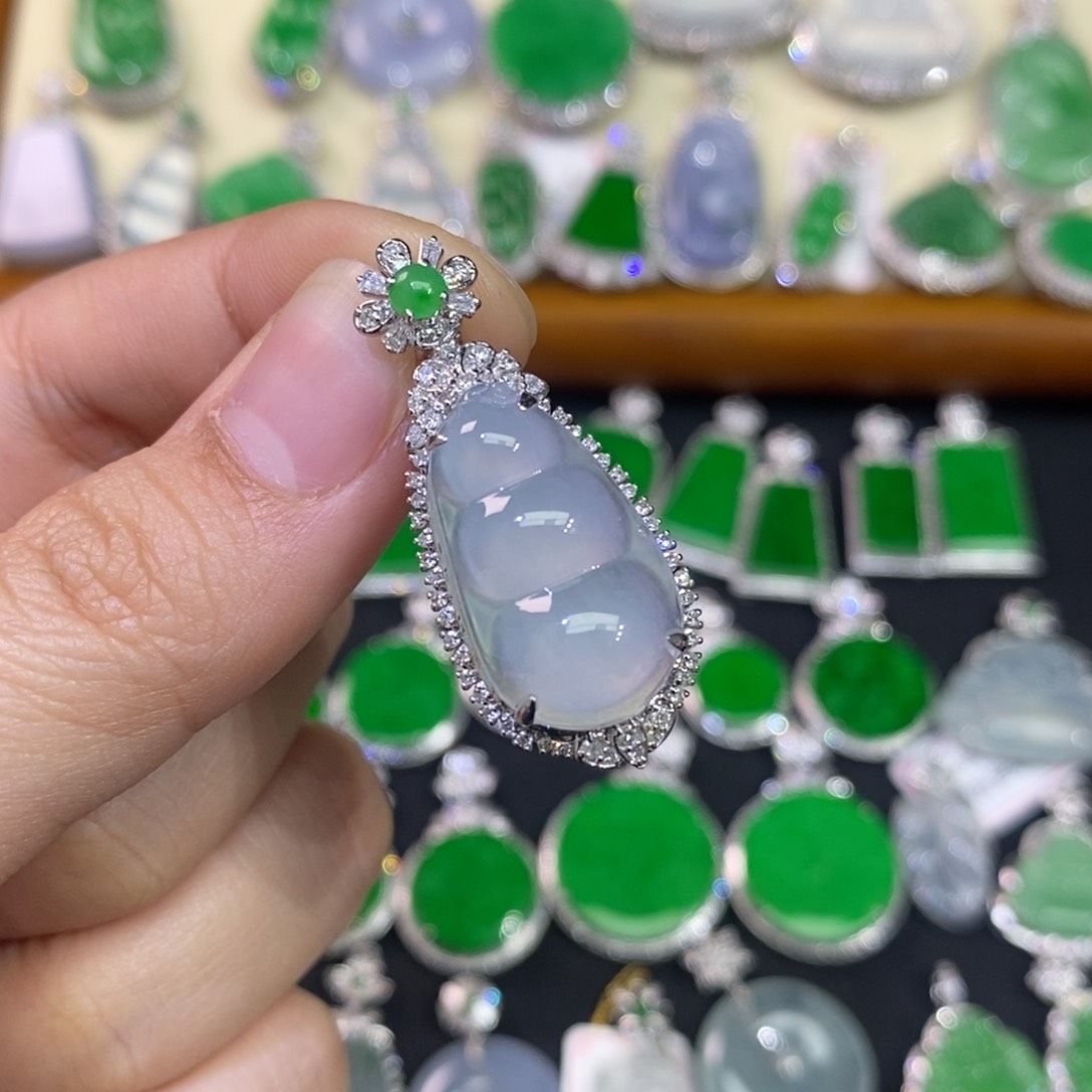 翡翠吊坠(不含链)18K金镶嵌