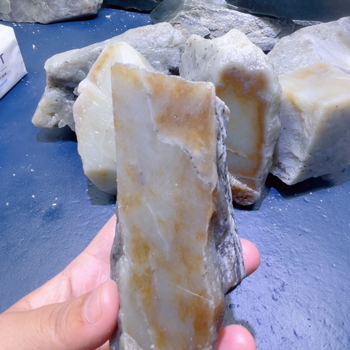 和田玉未镶嵌珠宝半成品