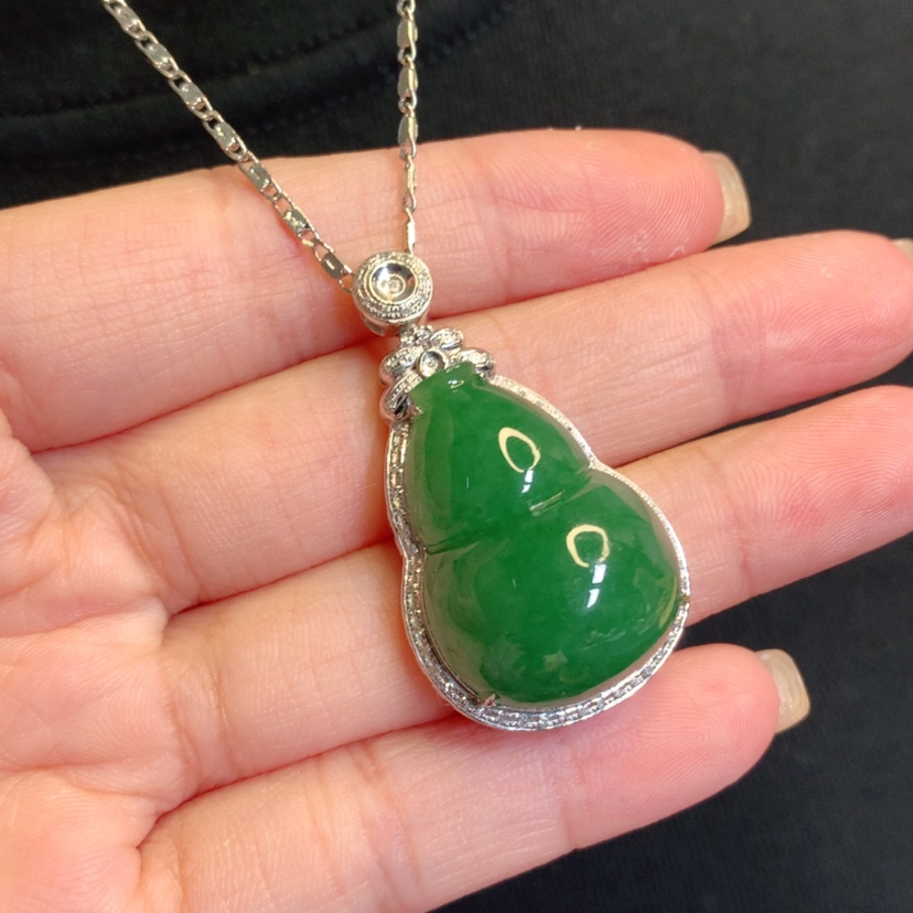 【闪购商品】翡翠18K金镶嵌吊坠(赠链)葫芦