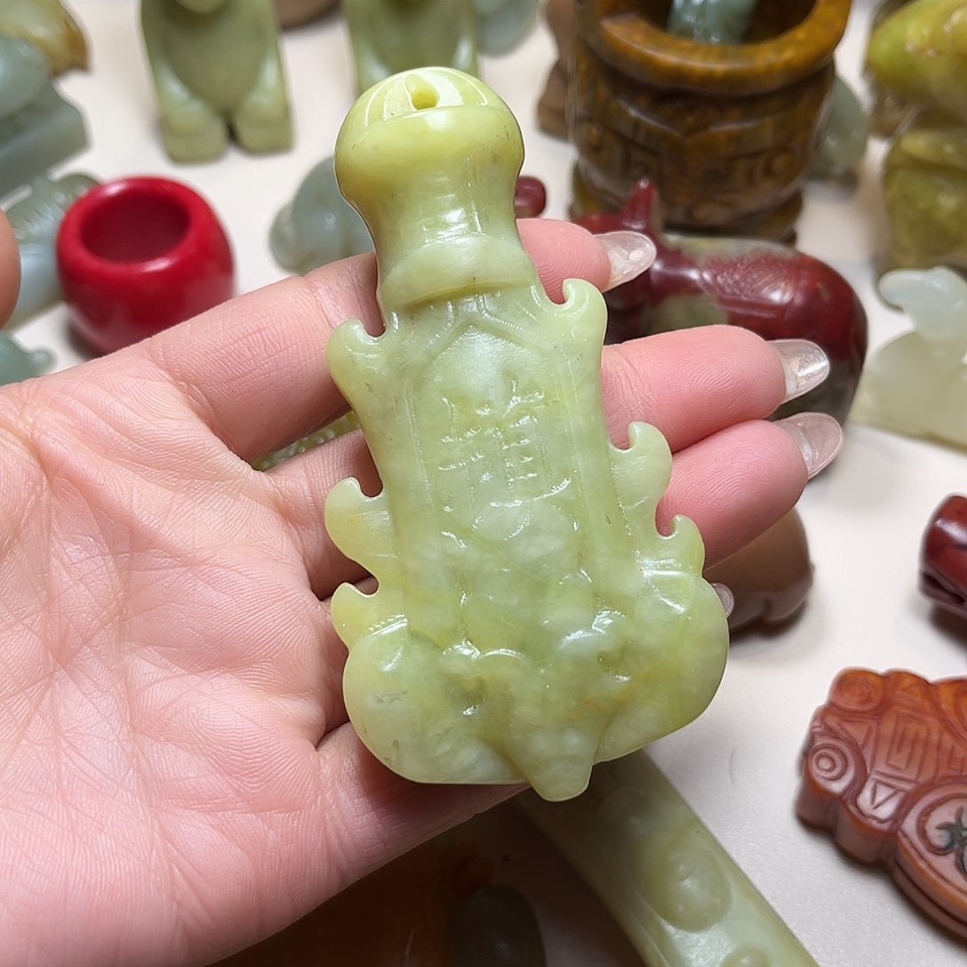 白玉菩提吊坠白玉菩提吊坠