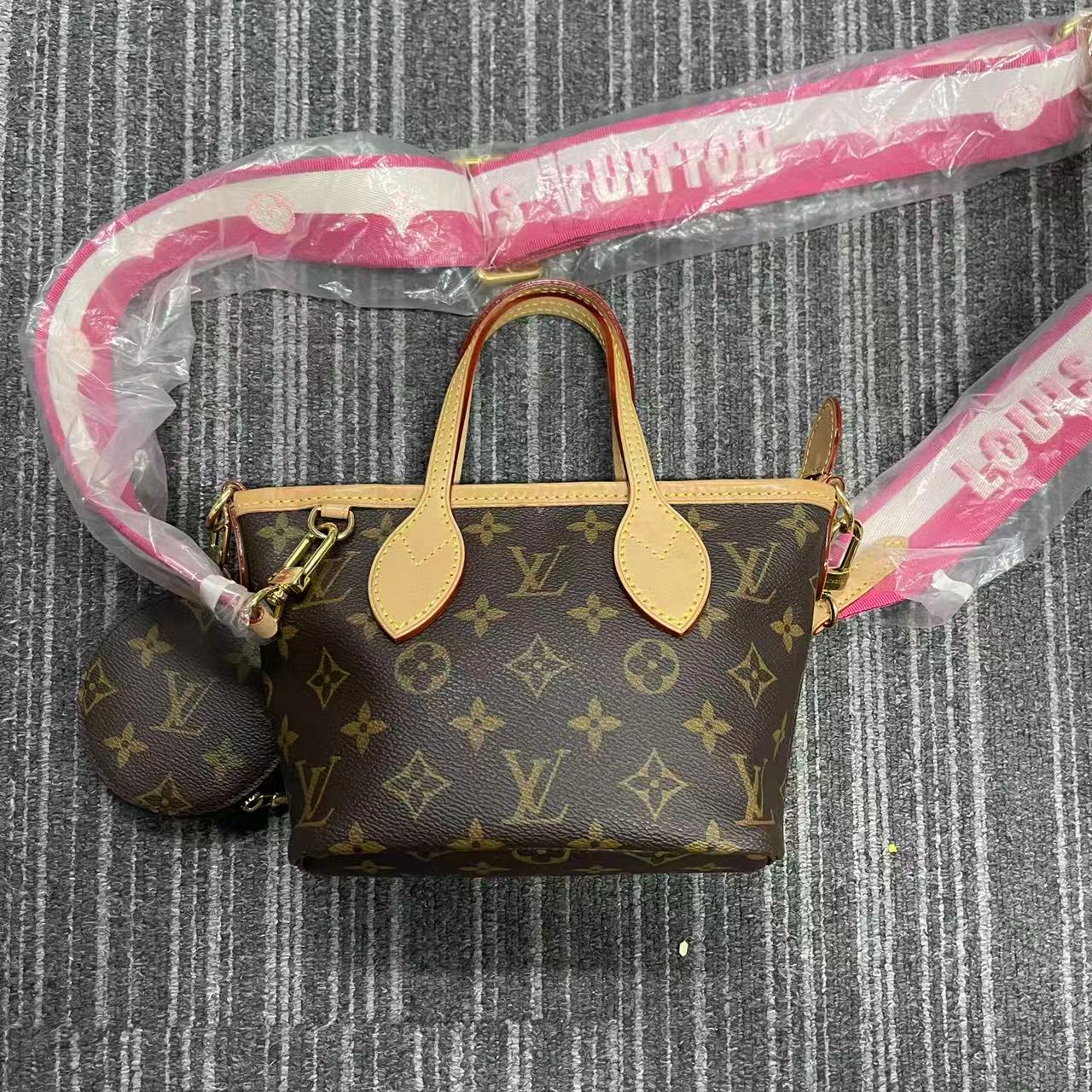 95新 LouisVuitton/路易威登 nf bb托特 斜挎包/非真假不退补不换