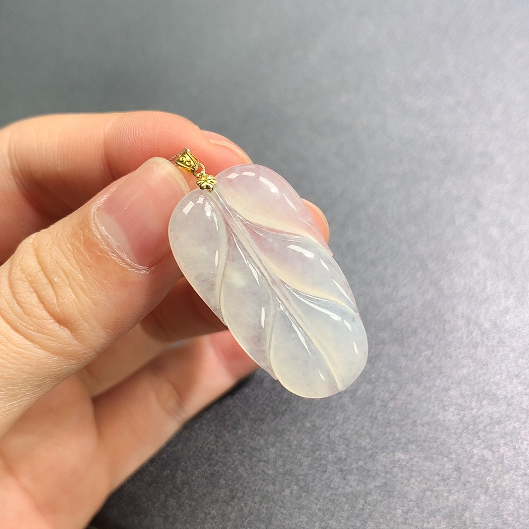 翡翠18K金镶嵌颈饰叶子