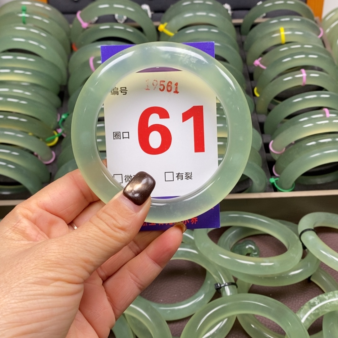 开****蛇纹石玉未镶嵌手镯