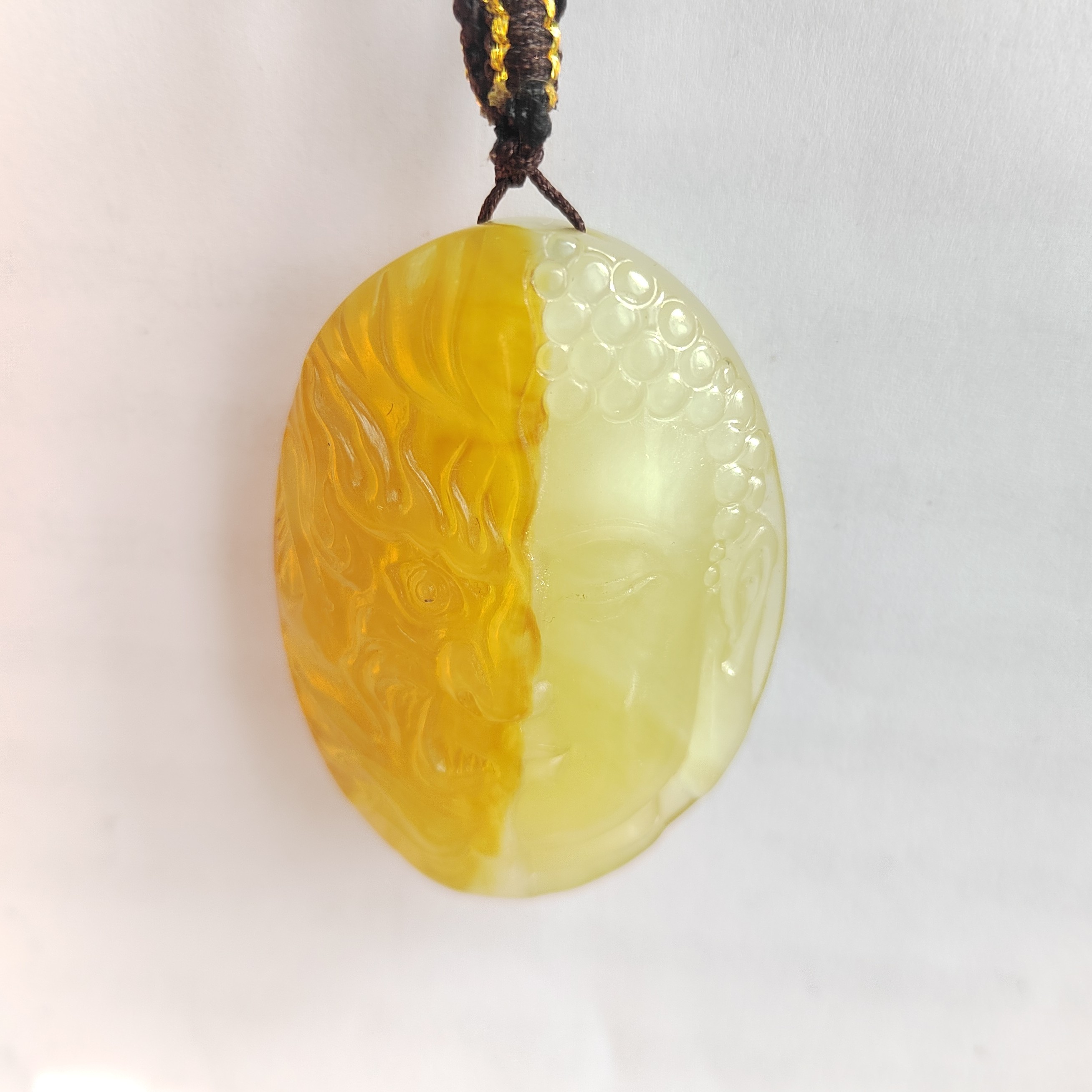 天然岫玉花玉一念之间手工雕刻吊坠51*38mm