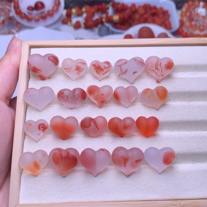燕***嫮南红玛瑙未镶嵌珠宝半成品48