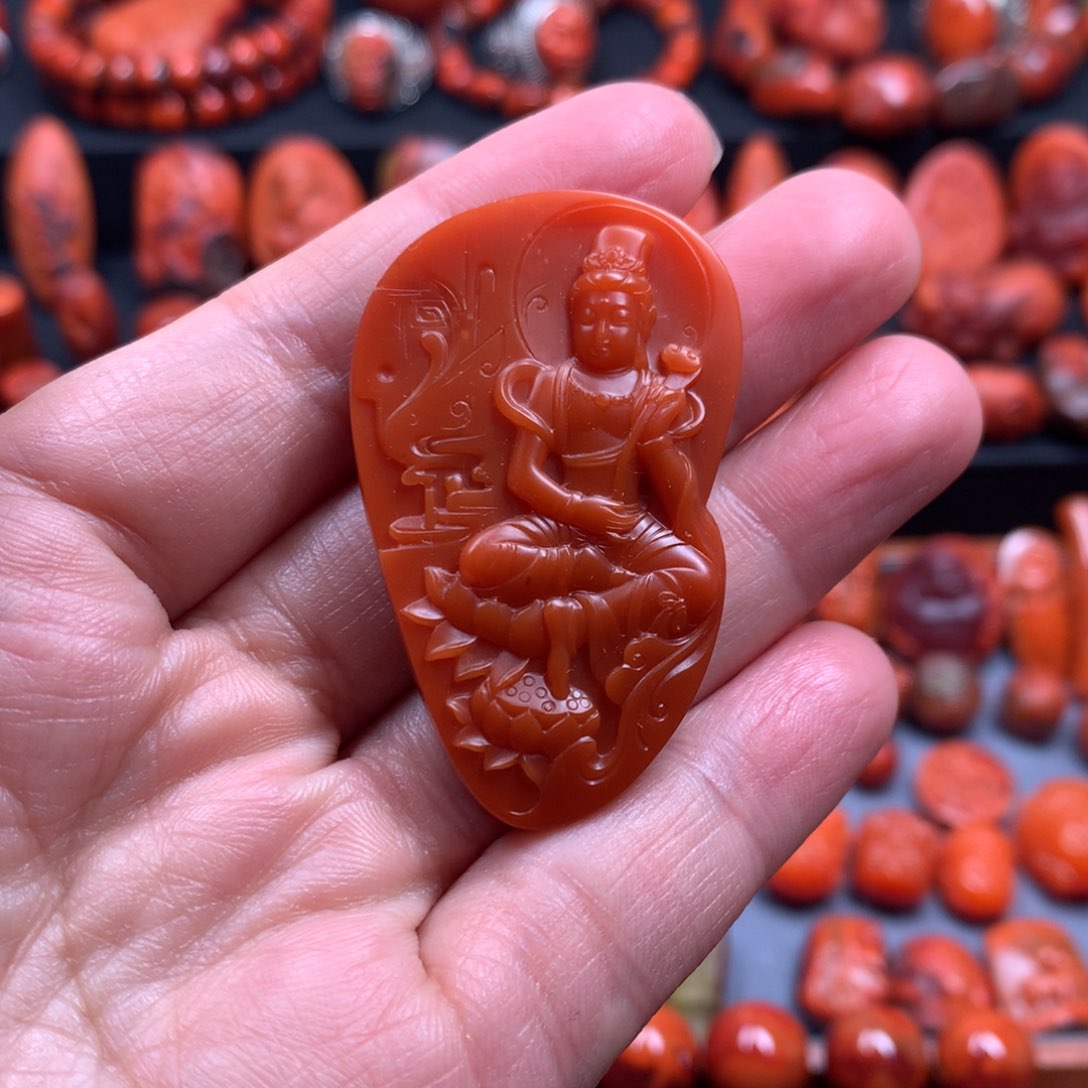 南红玛瑙吊坠未镶嵌