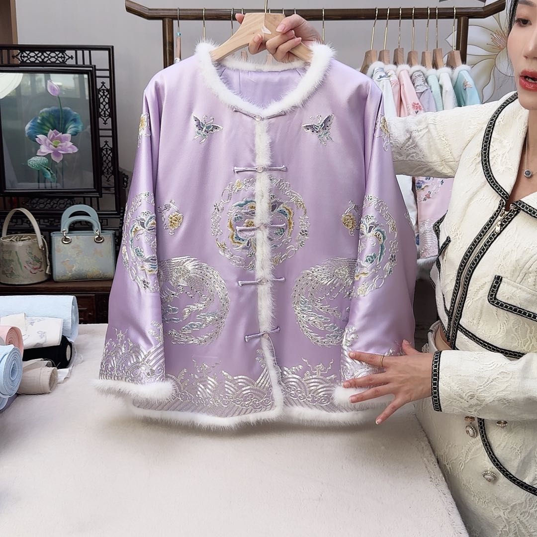 8号。  棉衣。  胸围110