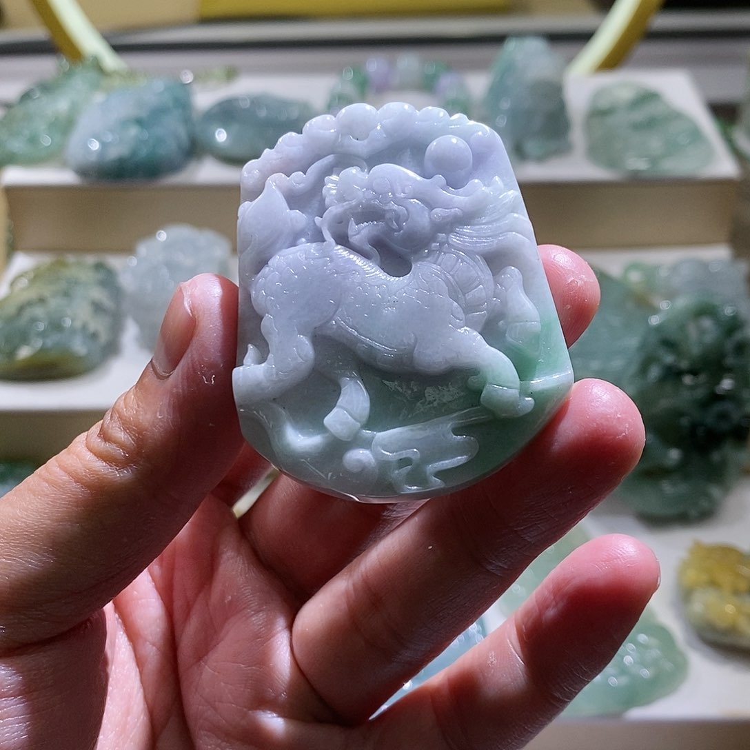 【闪购商品】翡翠颈饰未镶嵌麒麟