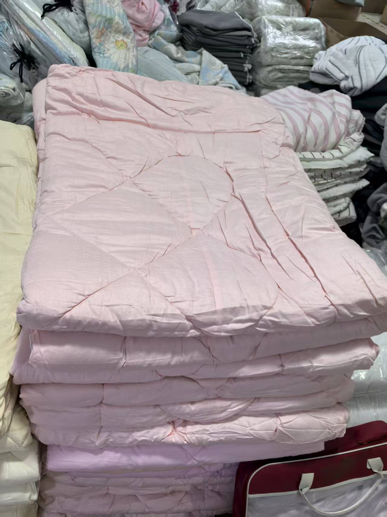 《厚广家》3楼160×210粉色系表面全棉丝绵被 不挑色 发1张3斤上下
