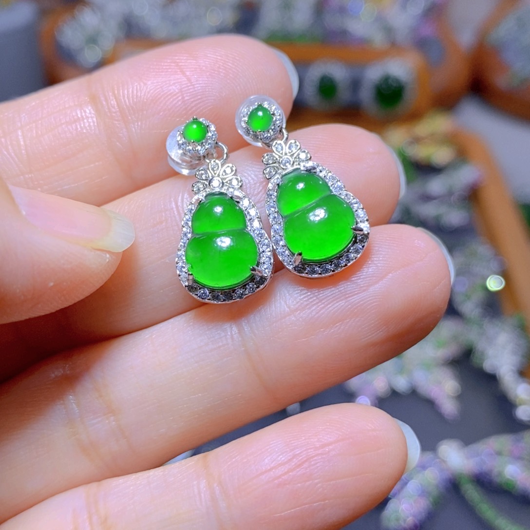 翡翠颈饰银S925镶嵌天然翡翠