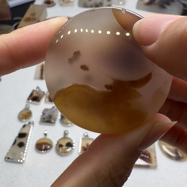 玛瑙/玉髓未镶嵌珠宝奇石