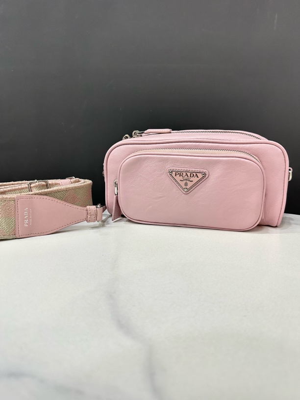 95新 Prada/普拉达 复古口袋相机包22cm/JJ5040308