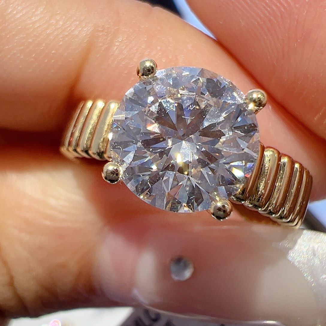 实验室培育钻石18K金镶嵌2.025