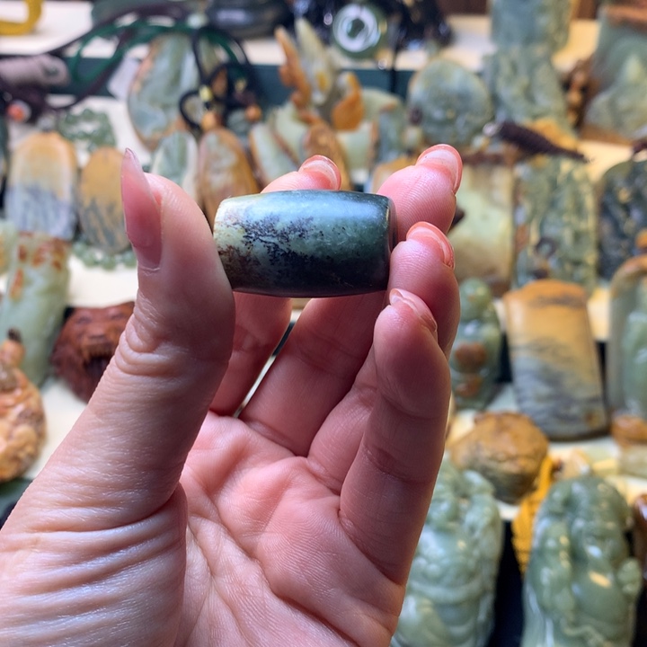 岫岩河磨玉（透闪石质玉）手链未镶嵌