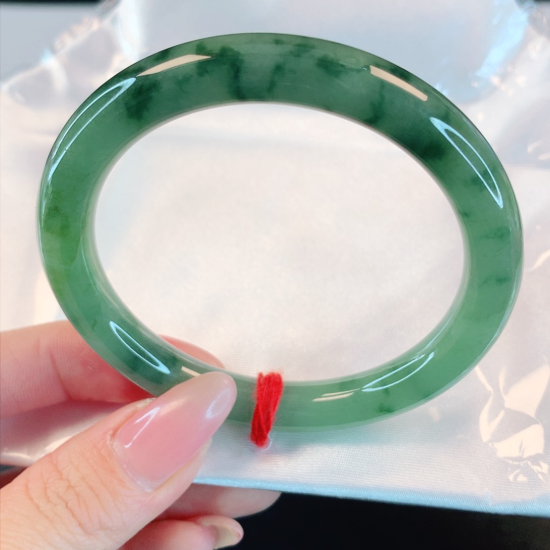 翡翠手镯未镶嵌54圈口