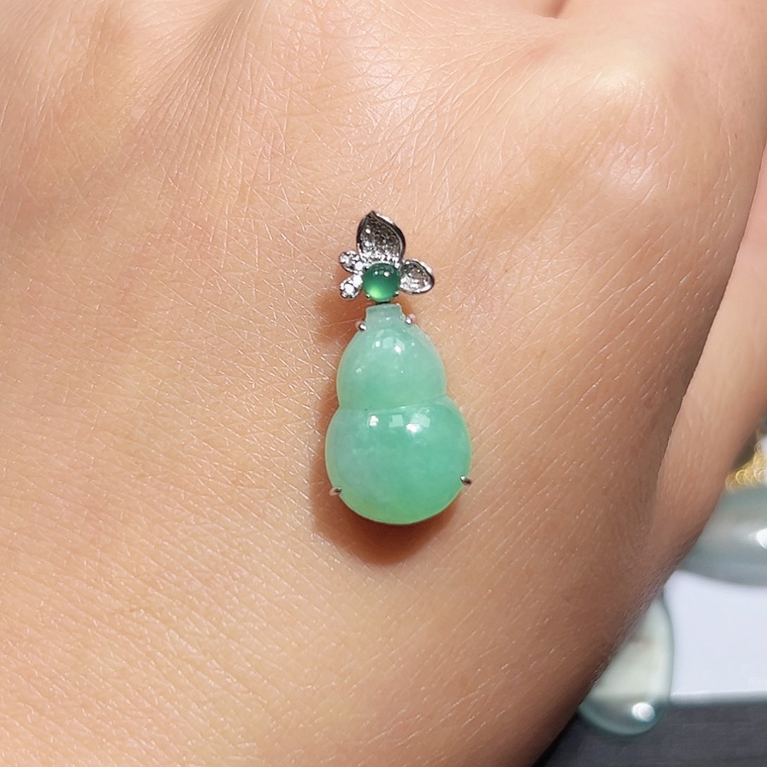 翡翠吊坠(不含链)18K金镶嵌