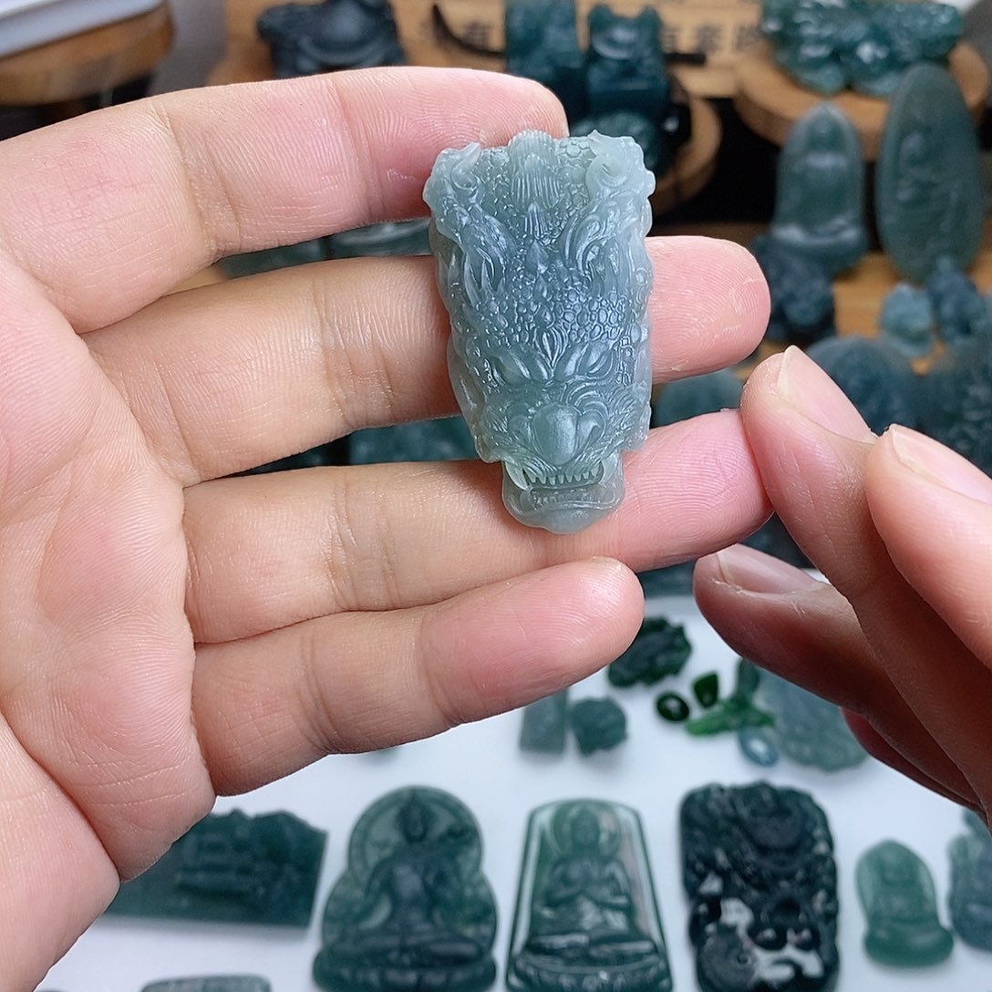 定制翡翠未镶嵌龙头