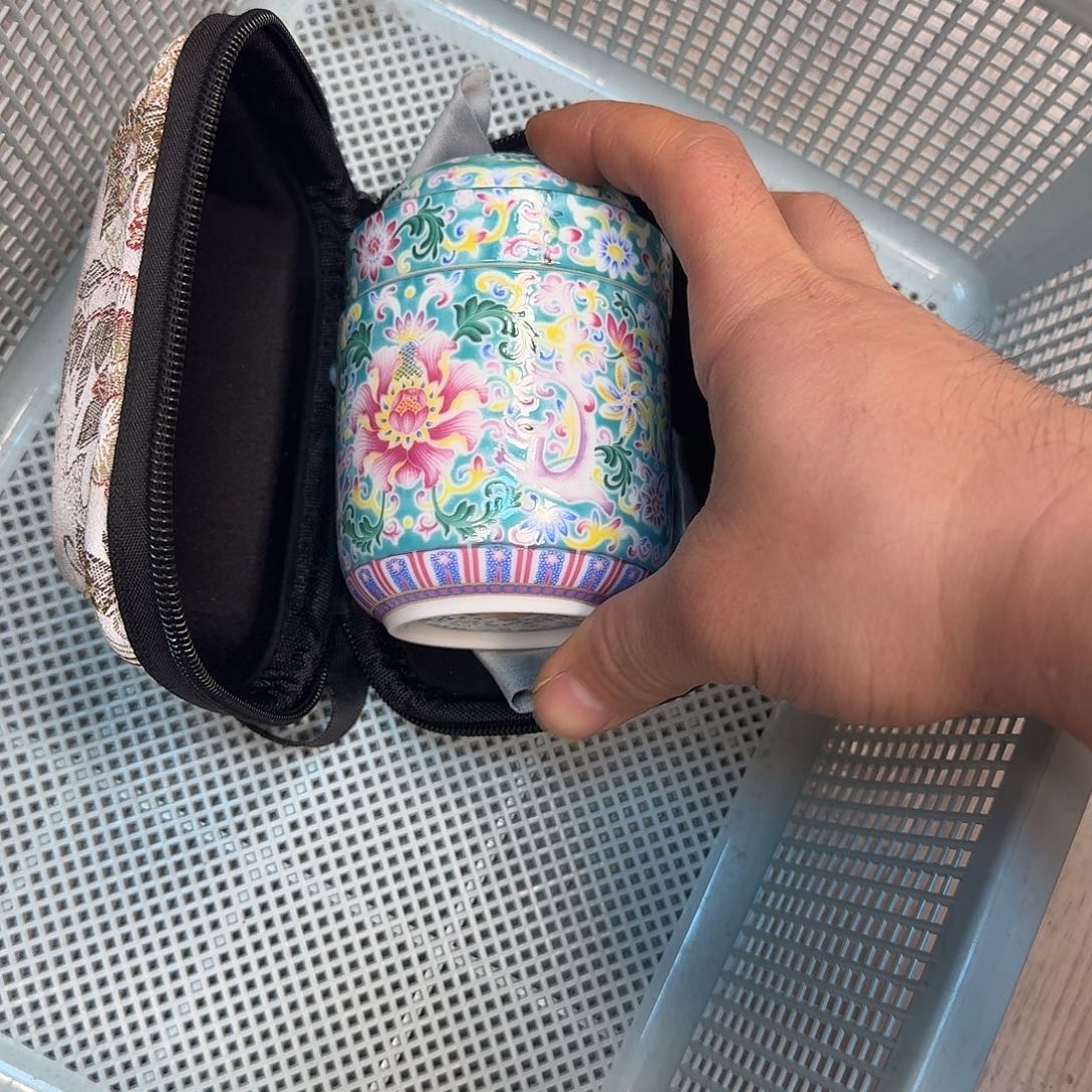 李***发手抓壶万花绿➕刺绣包