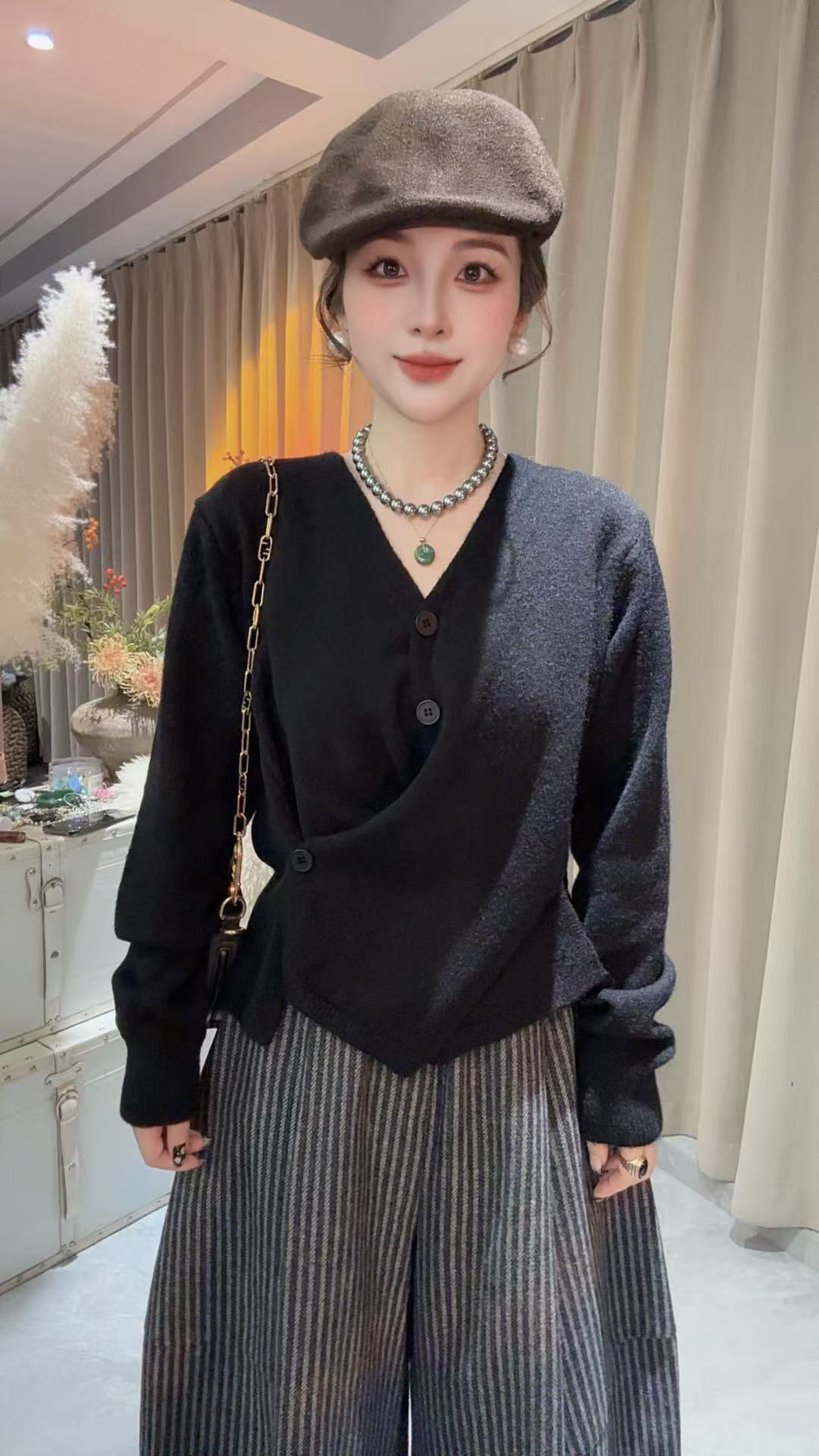 HUIHUI 设计感交叉显瘦针织上衣