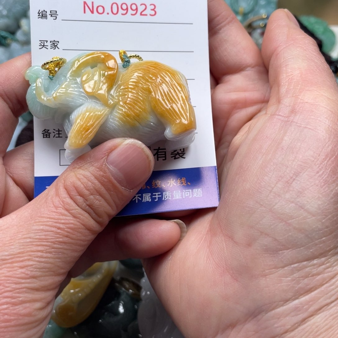 翡翠挂件未镶嵌ᝰ****?翡翠玉缘吊坠挂件