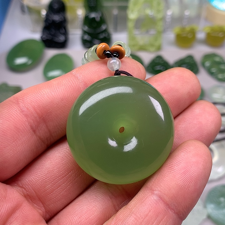 蛇纹石玉挂坠未镶嵌小*雀