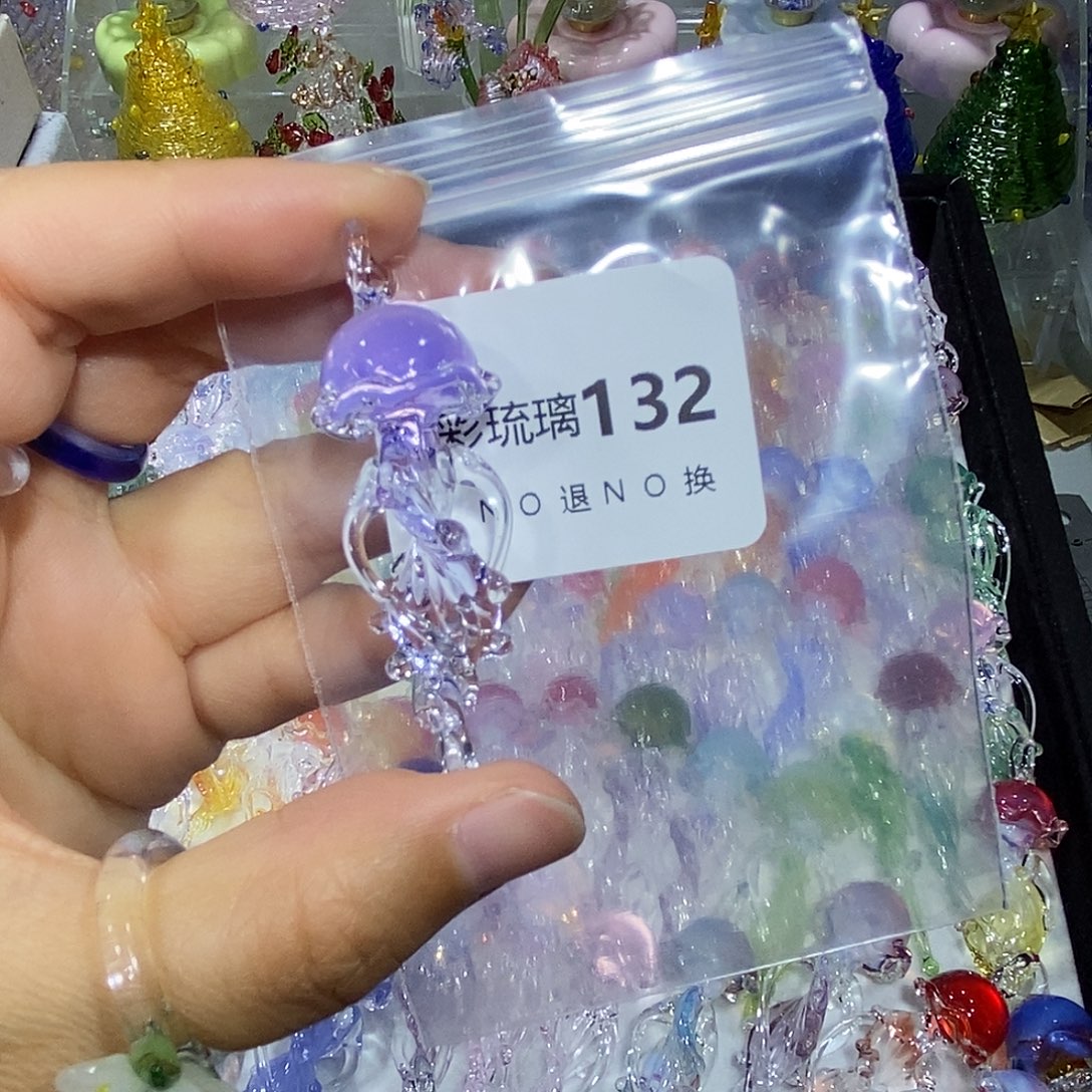 z***.玻璃颈饰132水母一个