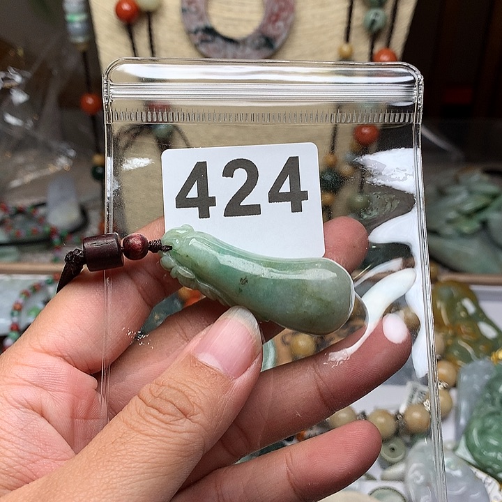 翡翠颈饰未镶嵌范*荣翡翠