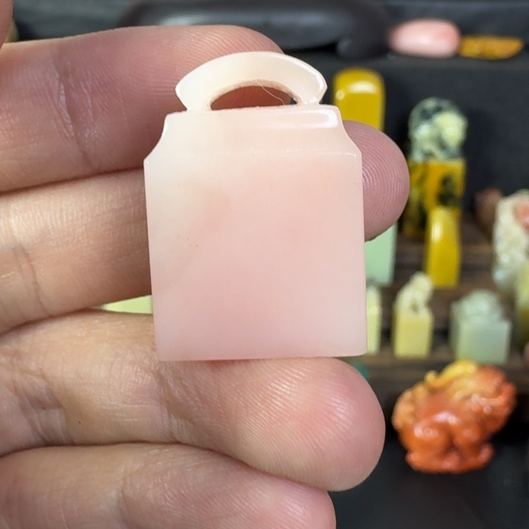 青田石印石云南龙蛋粉