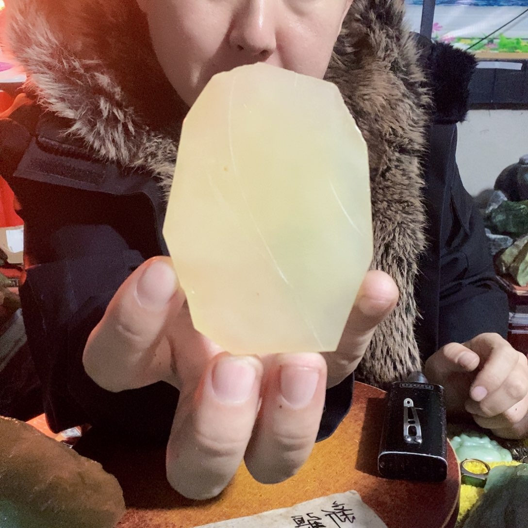 蛇纹石玉未镶嵌珠宝奇石