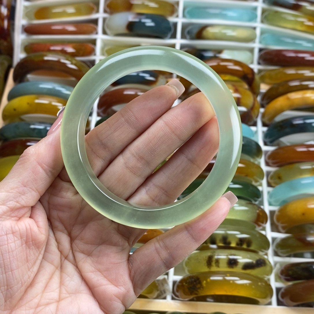 未镶嵌蛇纹石玉手镯60