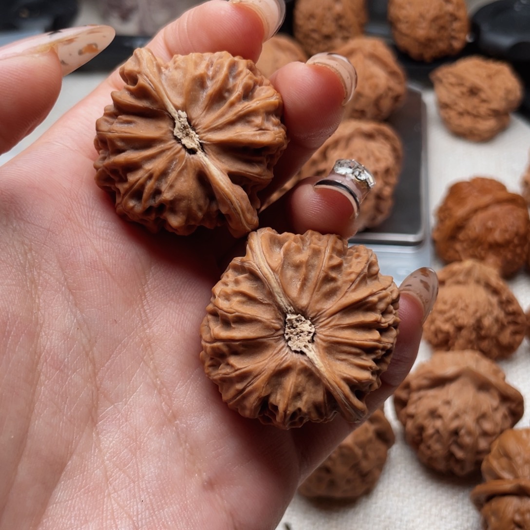 记***心文玩核桃把件38宫灯