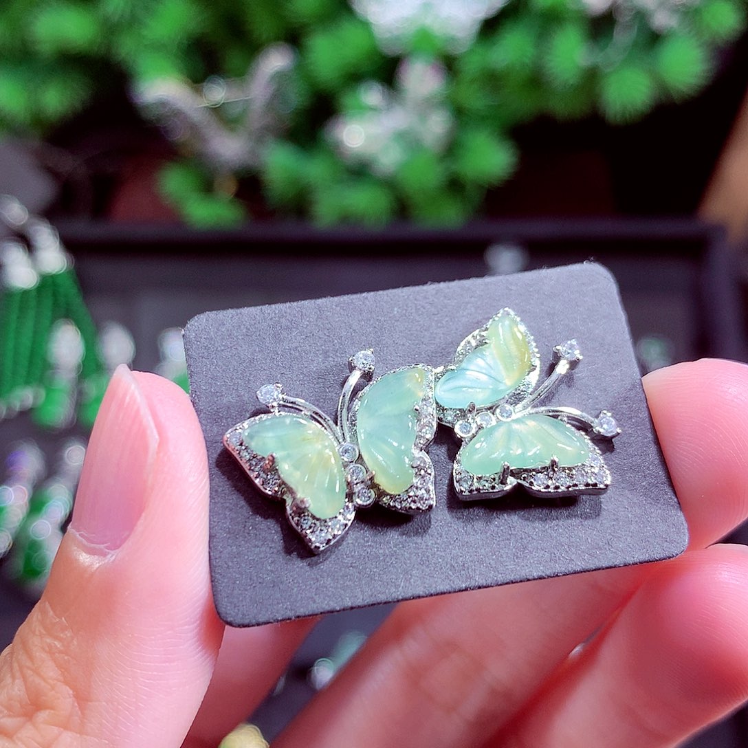 颈饰未镶嵌翡翠天然