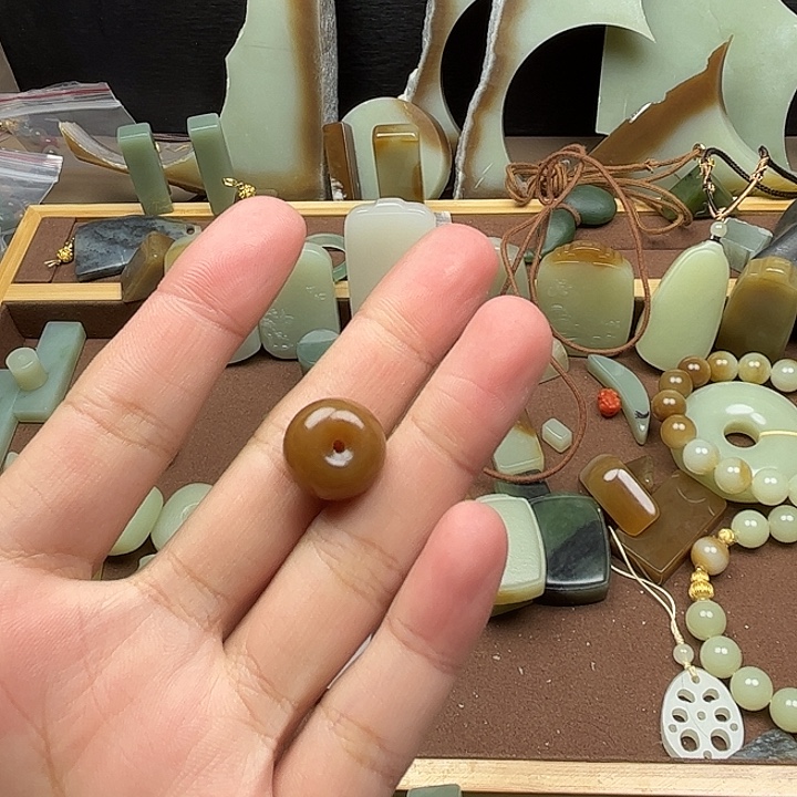 米****和田玉未镶嵌挂件