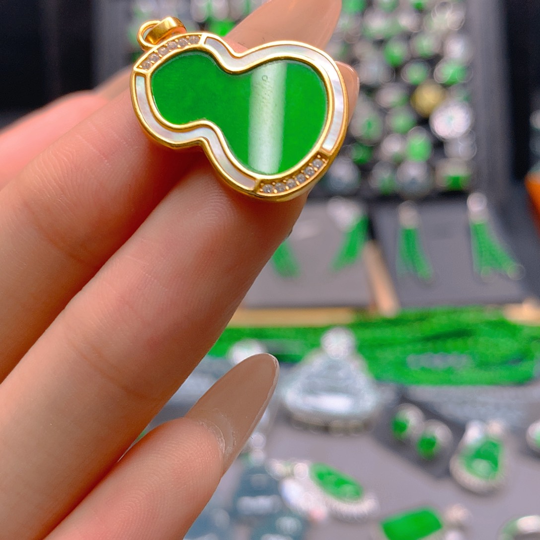 翡翠未镶嵌耳饰天然翡翠