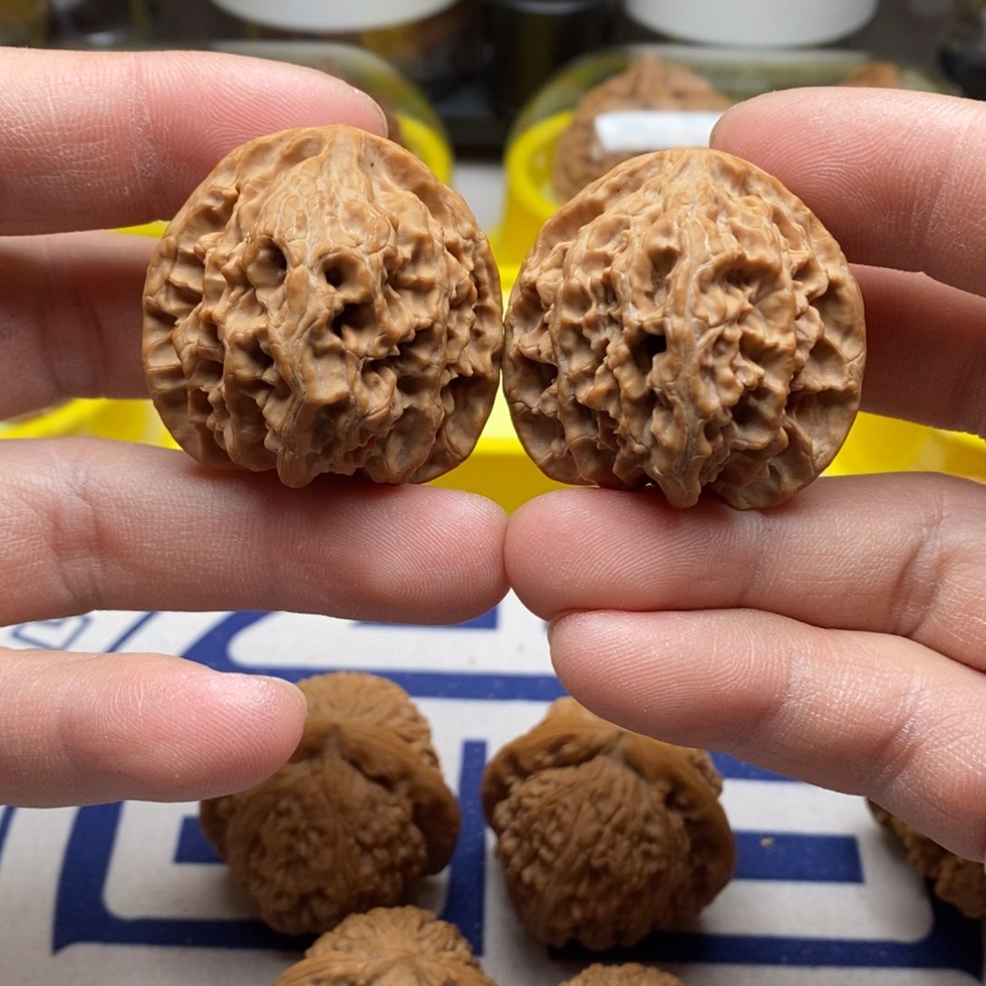 核桃把件3.8cm苹果园狮子头