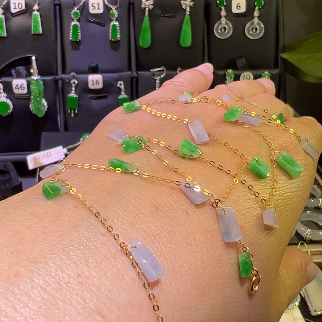 翡翠18K金镶嵌颈饰满天星