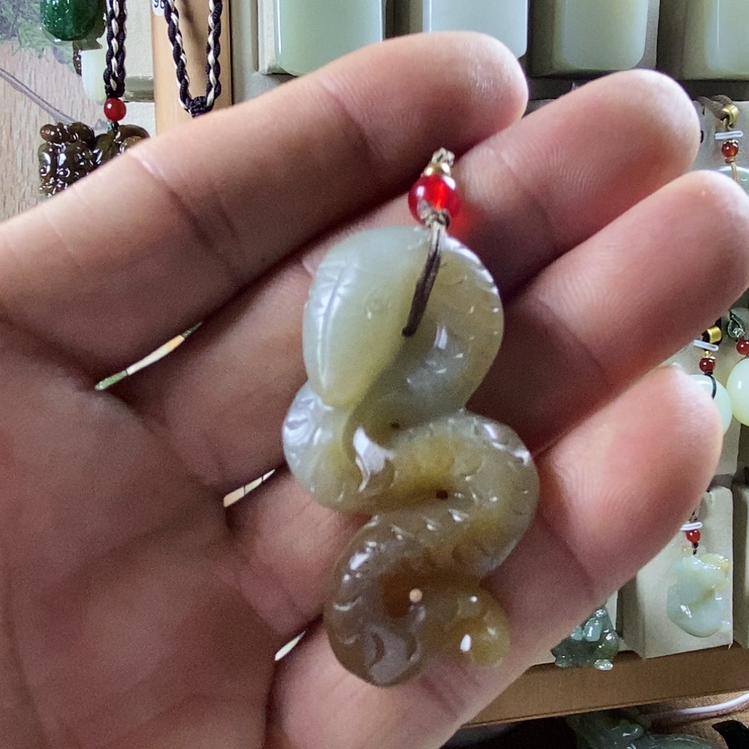 ᝰ****和田玉未镶嵌颈饰