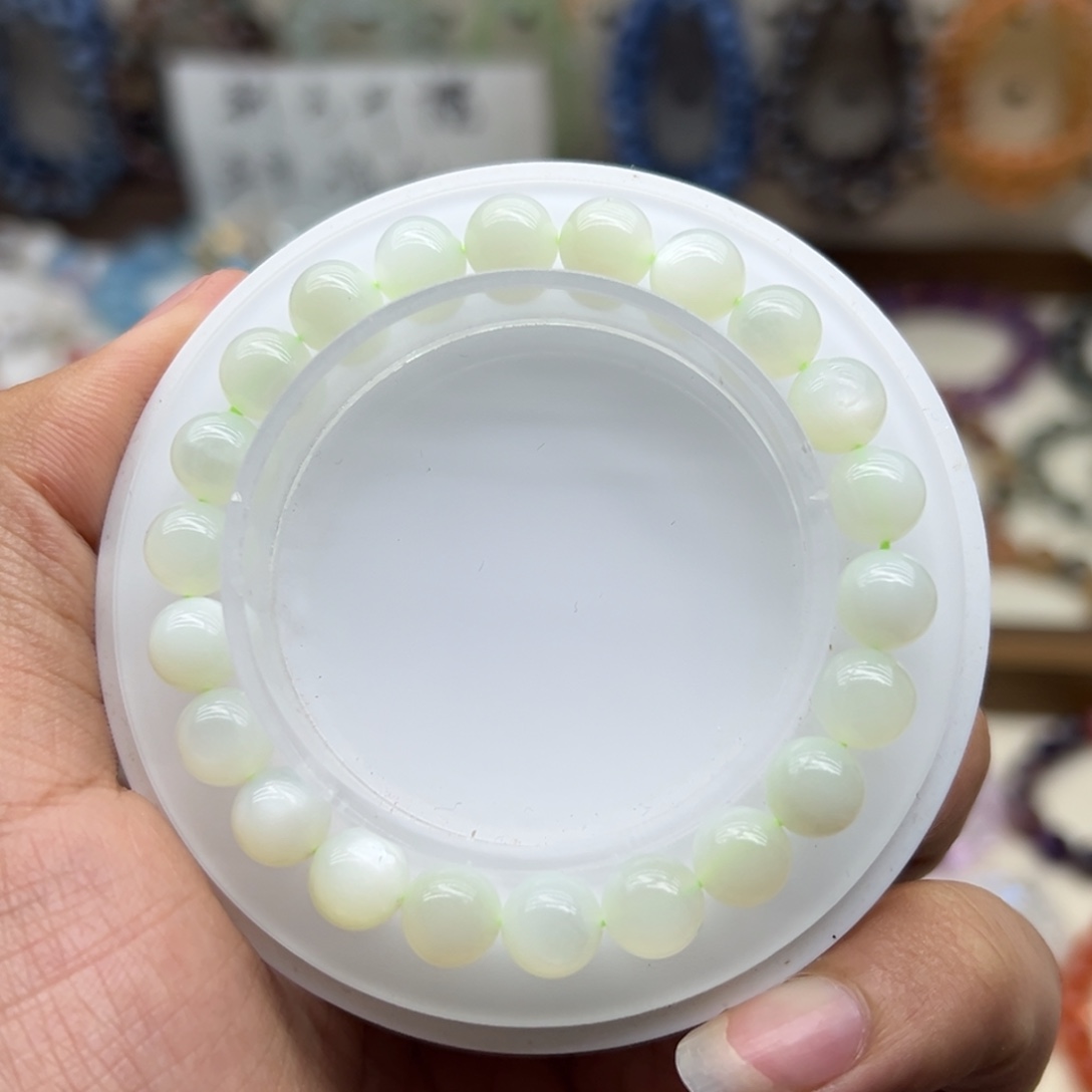 未镶嵌手链水晶8.4咪绿月光